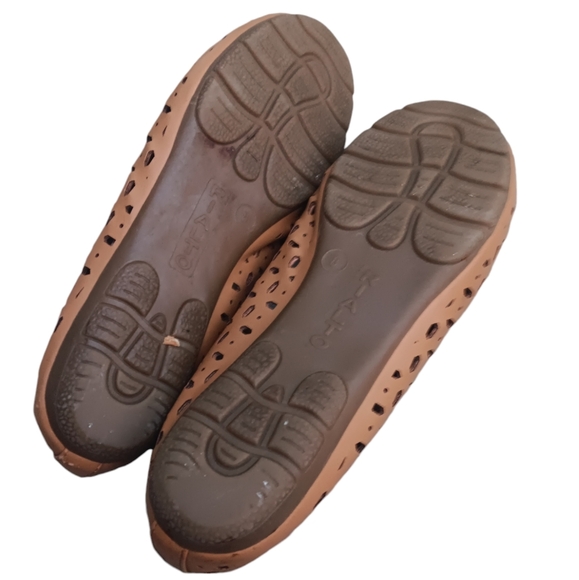 RIALTO WOMEN'S SIZE 8 TAN SHOES - Picture 3 of 4